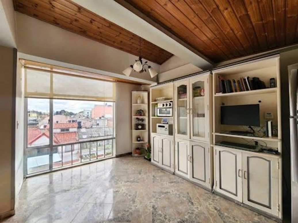 Apartamento de 2 alcobas en venta en Normandía, Bogotá, 72 m² · foto 2 de 20