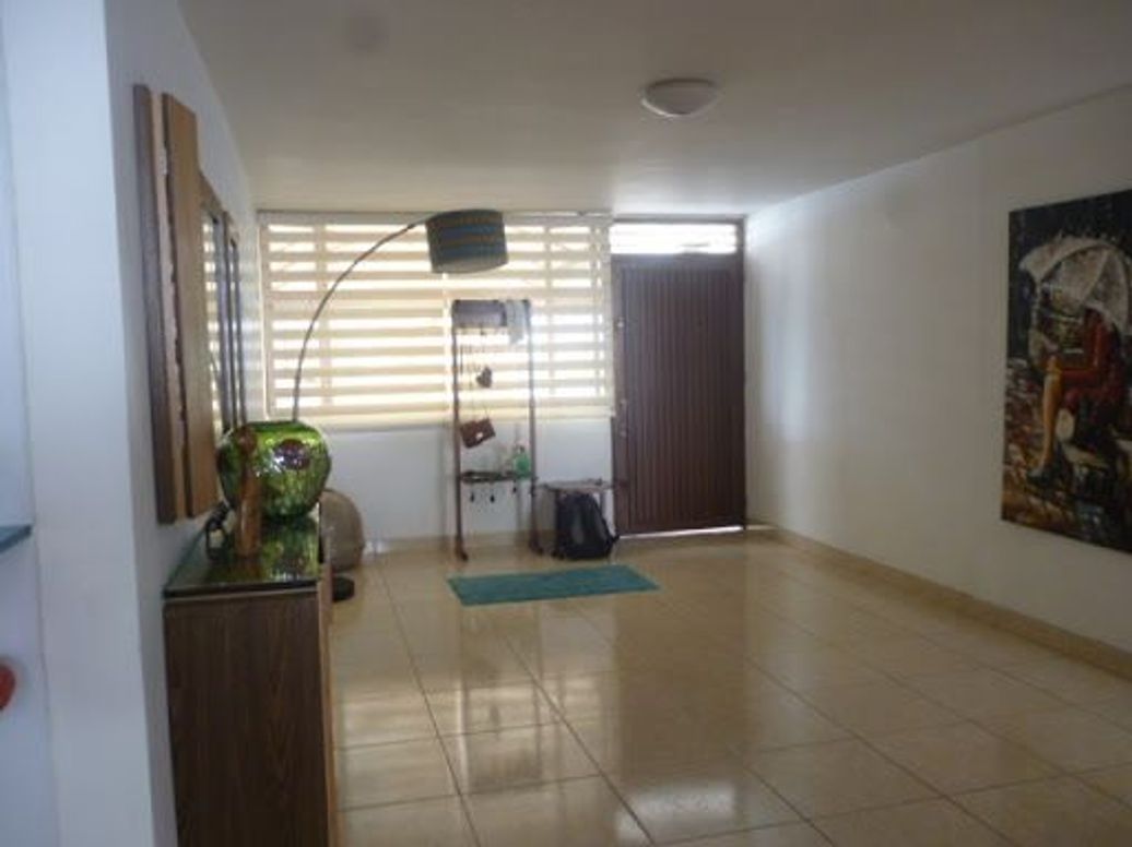 Casa de 4 alcobas en venta en San Nicolás, Bogotá, 420 m² · foto 9 de 20