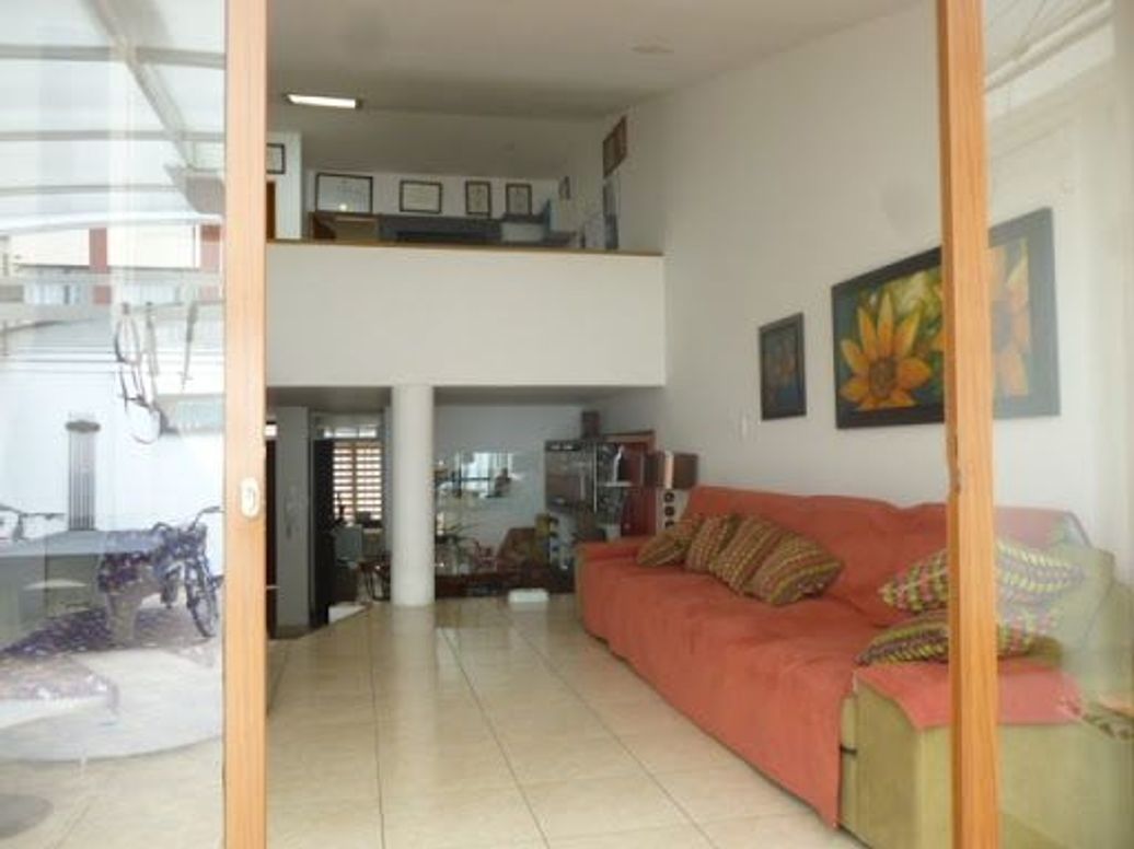 Casa de 4 alcobas en venta en San Nicolás, Bogotá, 420 m² · foto 2 de 20