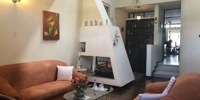 Maga inca propiedad de uso vivienda y comercial Zona de alta valorización Cerca a vías principales y comercio.