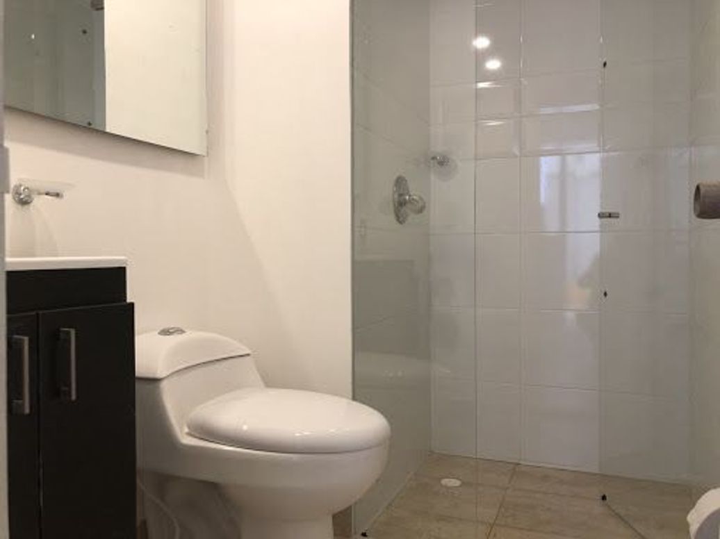 Apartamento de 3 alcobas en venta en Chicó Navarra, Bogotá, 159 m² · foto 15 de 20