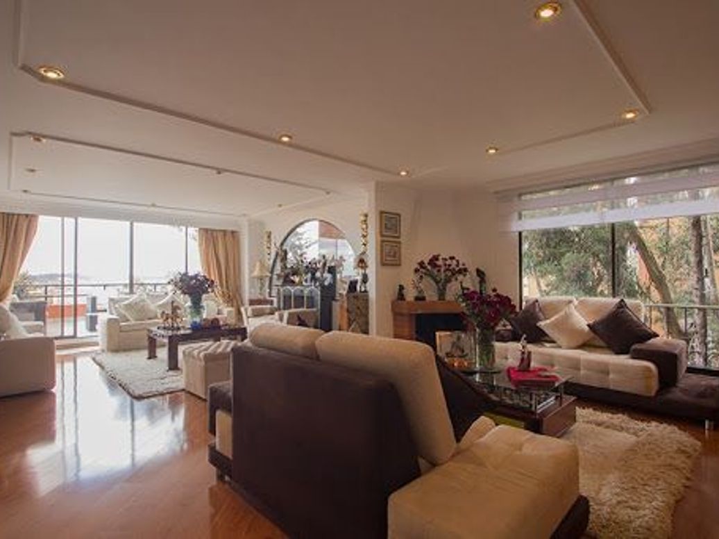 Apartamento de 3 alcobas en venta en Bosque De Pinos, Bogotá, 169 m² · foto 2 de 18