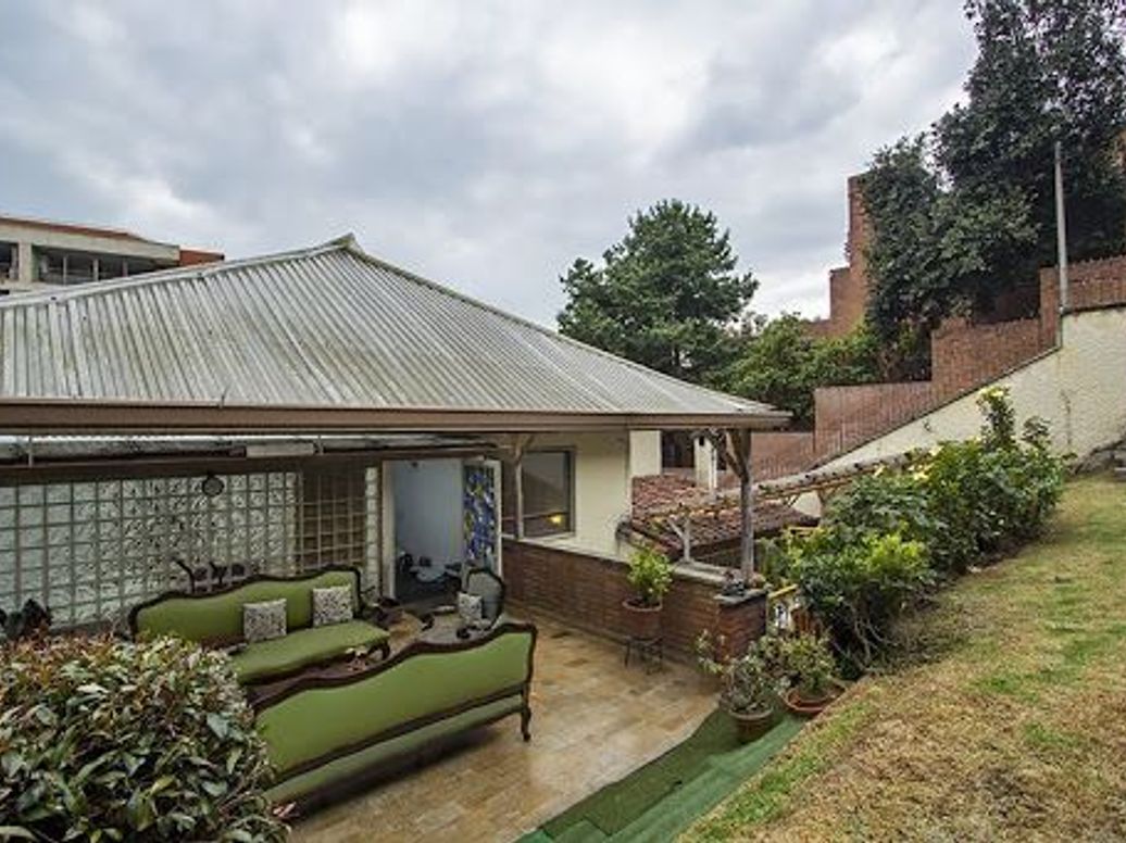Casa de 4 alcobas en venta en El Refugio, Bogotá, 525 m² · foto 2 de 20