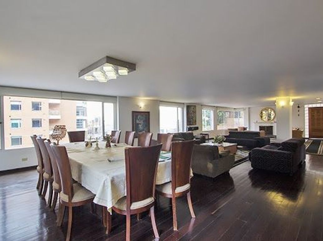 Casa de 4 alcobas en venta en El Refugio, Bogotá, 525 m² · foto 3 de 20