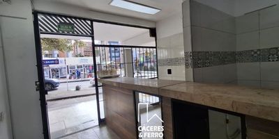 Se Arrienda Local Comercial de 2 Niveles – 30 m² – Excelente Ubicación

Moderno local comercial de 30 m² distribuidos en dos niveles, ubicado en reconocido centro comercial dentro de una zona estratégica de alta afluencia peatonal y vehicular.
Ideal para comercio al por menor, prestación de servicios o atención al público.

Características destacadas:

Área total: 30 m²

Distribución en dos niveles

Excelente visibilidad y fácil acceso

Entorno comercial consolidado

Oportunidad ideal para emprendedores o marcas que buscan un punto comercial privilegiado. Cod: 880