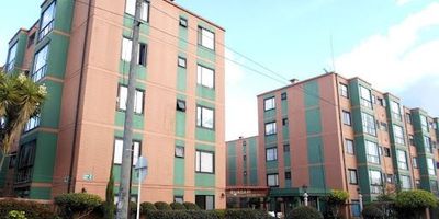 Excelente apartamento con muy buenos espacios, encortinado, garaje cubierto. Conjunto ubicado cerca al centro comercial Centro Suba y Subazar, estación de Transmilenio, supermercados Colsubsidio, Surtimax, sector comercial.