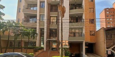 Amplio aparta estudio ubicado en el sector de Laureles, en la calle 42, piso 10, tiene un área de 57 metros aproximadamente. El inmueble cuenta con: 1 alcobas, 1 baño cabinado, 1 closet, sala-comedor, cocina integral con red de gas, y piso en porcelanato. parqueadero cubierto, juegos infantiles, ascensor, salón social, portería 24 hrs, zonas verdes.
Los datos de los inmuebles promocionados en la página web están sujetos a cambio y verificación de disponibilidad.