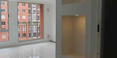 [ARR] ID HOUM: 162017

Entérate de todos los beneficios al arrendar con nosotros:
    • Asistencia e intermediación con el propietario
    • Firma tu contrato online
    • Arrienda sin burocracia, sin papeleos ni notarías

Departamento en arriendo, ubicado en el barrio Ciudadela la prosperidad, con una superficie construida de 65.00 m² y superficie total de 65.00  m². 

Sus principales características son:

    • No amoblado
    • 3 dormitorios
    • 2 baños
    • Admite mascotas
    • Año de construcción: 2024
            
Además, el inmueble cuenta con las siguientes amenidades:

    • Salón de eventos
    • Vigilancia 24 hrs
    • Ascensor
    • Zona de juegos
    • Alberca
    • Gimnasio
    • Zona de asadores

Si arriendas con nosotros, te brindamos asesoría personalizada durante todo el proceso.

Requisitos para arrendar con nosotros:

    • Arrienda sin codeudor*, fácil, rápido y seguro
    • Demuestra un ingreso mensual neto de al menos 2.5 veces el valor del arriendo (los ingresos mensuales se pueden complementar por las personas que vivirán en este inmueble)
    • Completa tu información básica y mándanos tus extractos bancarios o documentos que demuestren tus ingresos
    • No debes tener reportes negativos en centrales de crédito
        

IMPORTANTE:

    • Te invitamos a agendar una visita a esta propiedad
    • Si tienes alguna duda por favor puedes solicitar más información desde los portales como también contactarte directamente con nosotros
    
Más que una inmobiliaria, somos Houm.
*Aplican T&C