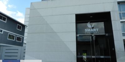 SALA – COMEDOR, COCINA INTEGRAL, ZONA DE ROPAS, 3 HABITACIONES CON CLOSET (HABITACION PRINCIPAL CON BAÑO PRIVADO), BAÑO COMÚN. TERMINADO. PARQUEDARO ASIGNADO. BODEGA. ESTRENAR.  ZONAS COMUNES: JUEGOS NIÑOS, CANCHA MULTIMPLE. 