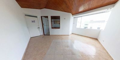 Un hogar acogedor que te invita a soñar en grande

Este apartamento de 59m² es un espacio que combina comodidad, iluminación y una distribución que aprovecha cada rincón. Un lugar donde la vida cotidiana se siente más ligera, donde cada ambiente inspira calma y donde tu familia puede crecer con tranquilidad.

Ubicado en un conjunto sereno, con vigilancia privada y espacios diseñados para compartir, encontrarás aquí la combinación perfecta entre bienestar y seguridad.

Su entorno privilegiado te conecta con lo esencial: comercio, colegios, transporte y todo lo que facilita tu día a día.

Un hogar listo para comenzar nuevas historias.
Ven a conocerlo y siéntelo como tuyo desde el primer instante.

H1.
