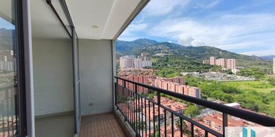Apartamento en Arriendo Navarra BelloApartamento para estrenar en unidad cerrada con una hermosa vista. Área de 79 m2 aproximadamente, cuenta con las siguientes comodidades: sala comedor, balcón con vista panorámica, estudio, 3 alcobas, 3 closet, 1 vestier, 2 baños cabinados, cocina integral con barra americana, estufa a gas, zona de ropas, red de gas, calentador, piso en ceramica.La unidad cuenta con: parque infantil, salón social, piscina  y portería 24 horas.Cerca a Centros comerciales, colegios, hospitales y a la estación Niquia del Metro.NO MASCOTAS