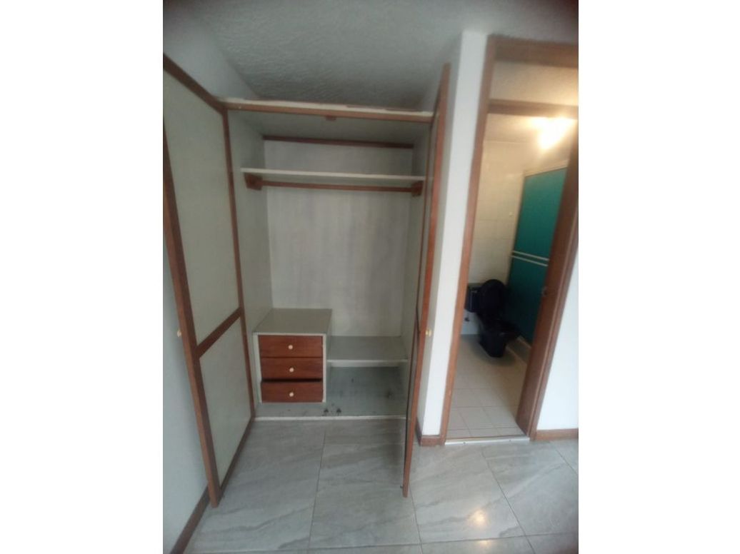 Casa de 8 alcobas en venta en La Europa, Bogotá, 332 m² · foto 8 de 20