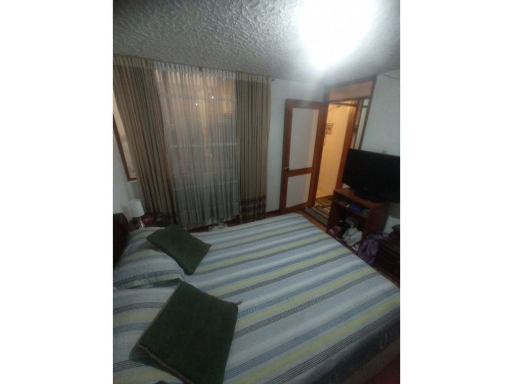 Casa de 8 alcobas en venta en La Europa, Bogotá, 332 m² · foto 12 de 20