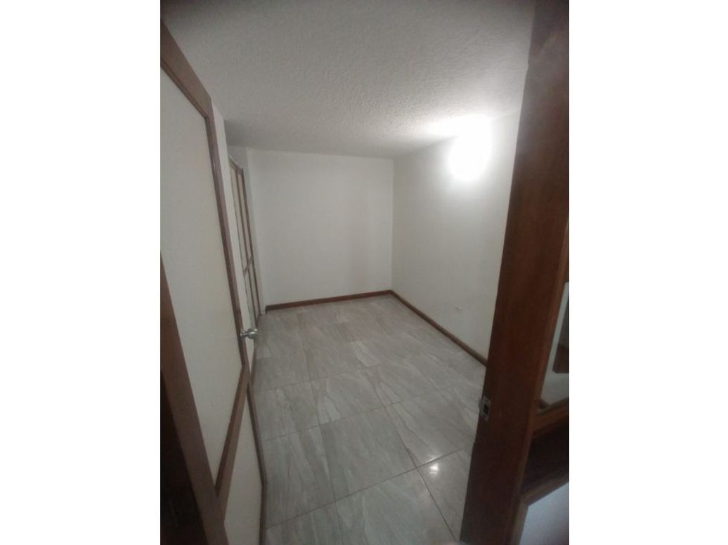 Casa de 8 alcobas en venta en La Europa, Bogotá, 332 m² · foto 5 de 20
