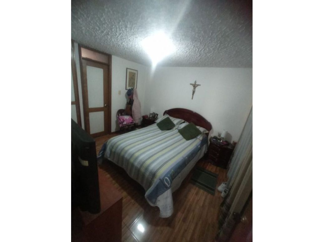 Casa de 8 alcobas en venta en La Europa, Bogotá, 332 m² · foto 19 de 20