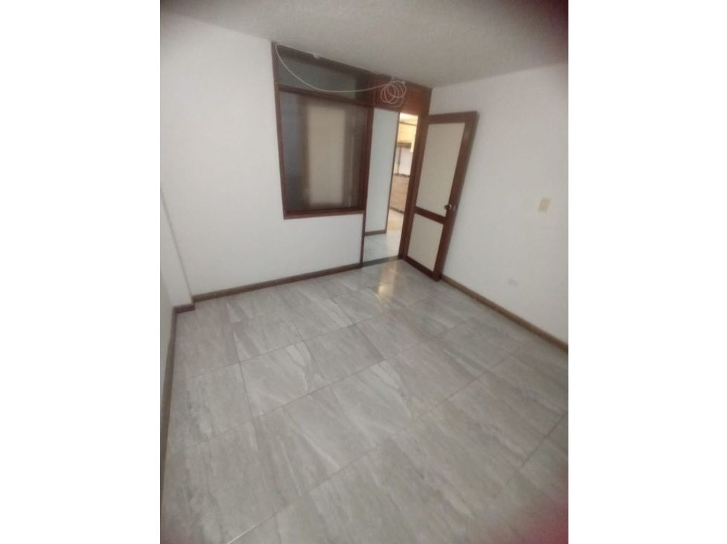 Casa de 8 alcobas en venta en La Europa, Bogotá, 332 m² · foto 6 de 20