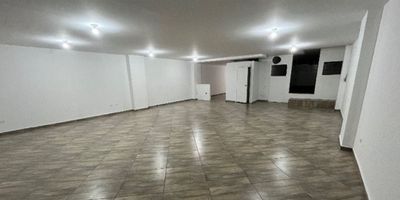 Local comercial en el sector del dorado - envigado
155 m2
Baños.
2 salones amplios abiertos.
Piso en ceramica.
Terreza cubierta.
Cocina amplia industrial.
Pará mayor información cel o WhatsApp 3242190444 giovanny ríaño
Valor 9.500.000 administración incluida
