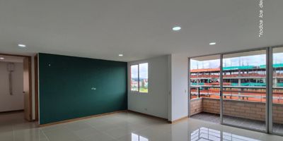 Apartamento de 72m2, alcobas en venta en el sector de Los Colegios, Rionegro – www.cityraiz.com
 – Código: 20025

Descubre este hermoso apartamento de 72 m², ubicado en el prestigioso sector de Los Colegios, una zona tranquila, segura y con excelente valorización. Ideal para familias o inversión.

 Características del inmueble:

 Alcobas: 2

 Baños: 2

 Balcón: 1

 Parqueadero: 1

 Área construida: 72 m²

 Estrato: 5

 Precio: $450.000.000

 Administración: $340.000

 Zonas sociales:
Piscinas climatizadas  · Sauna  · Turco  · Salón Social  · Gimnasio totalmente dotado  · Juegos infantiles 

Puntos de referencia cercanos:

Parque Principal de Rionegro

Clínica Somer

Universidad Católica de Oriente

Centro Comercial San Nicolás

Restaurantes y vías principales hacia Llano grande y Medellín

 Contáctanos:
 City Raíz Inmobiliaria
 WhatsApp:3108401461
 www.cityraiz.com