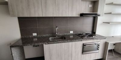 Vendo hermoso apartamento con 2 años de construido de 31 m2 exterior con vista al oriente en piso 7 completamente iluminado en el barrio Cedritos, Bogotá D.C., Colombia. Apartaestudio tipo loft (de un solo ambiente), 1 baño, cocina integral tipo americana, estudio, puerta de seguridad, 1 parqueaderos cubierto y deposito. El edificio tiene 2 años de construido y cuenta con hermosa terraza BbQ, zona infantil y espacio para fogata, también cuenta con zona Coworking, sala de juntas, recepción, parqueaderos de visitantes y cámaras de vigilancia.

Edificio inteligente único en Latinoamérica con certificado internacional Leed Home por diseño medio ambiental amigable. Cuenta con conserje en el día, ingreso al edificio por tarjeta y chip para parqueaderos. circuito cerrado de vigilancia e intercomunicación. Excelente ubicación.  DUS-504 
