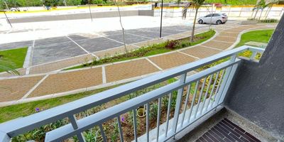 Apartamento amplio con excelentes acabados para estrenar, buena ventilación e iluminación natural, ubicado en el primer piso de la torres, cuenta con parqueadero privado, 3 alcobas, 2 baños, cerca al centro comercial jardín del rio, Buenavista, Pricesmart.