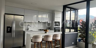 Apartamento en El Poblado (Lalinde) - Unidad residencial Parma
Tamaño: 89 metros cuadrados, Habitaciones: 2, Baños: 3, Balcón, Sala comedor, Cocina integral con Red de gas, Zona de ropas, Balcón con vista panoramica.
Parqueadero: 2 Vehículos, Cuarto Útil, Agua Caliente, Aire Acondicionado: 2 en habitaciones
* Completamente equipado: Nevera, lavadora, camas, televisores, muebles, etc.