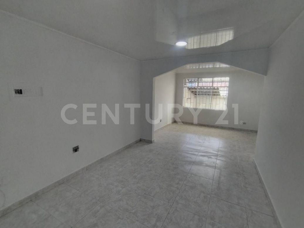 Casa de 3 alcobas en venta en Ciudad Kennedy, Bogotá, 204 m² · foto 12 de 16
