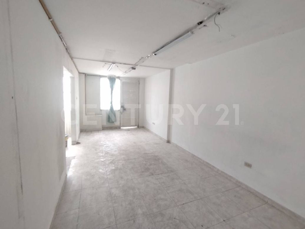Casa de 3 alcobas en venta en Ciudad Kennedy, Bogotá, 204 m² · foto 4 de 16