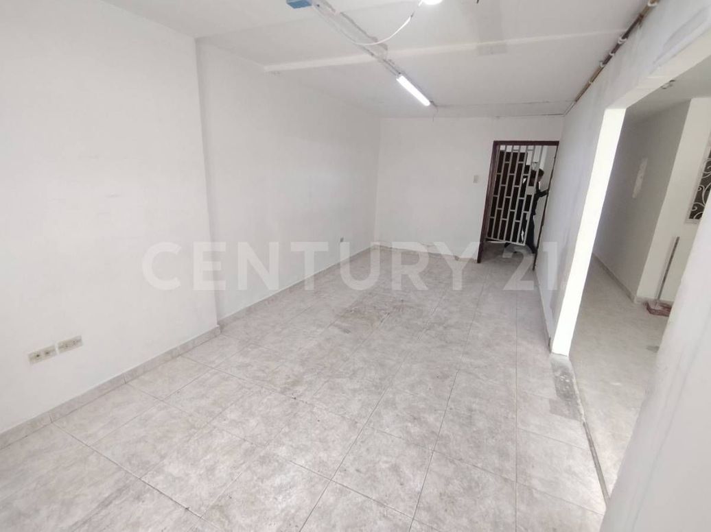 Casa de 3 alcobas en venta en Ciudad Kennedy, Bogotá, 204 m² · foto 3 de 16