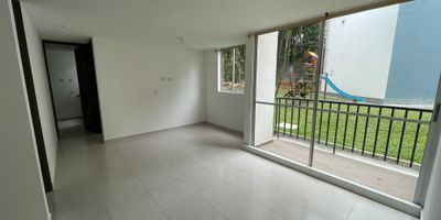 ¡Hermoso Apartamento en Excelente Conjunto Residencial en Dosquebradas!

Descubre este encantador apartamento de 56 metros cuadrados ubicado en un prestigioso conjunto residencial en Dosquebradas. Este moderno hogar cuenta con 2 habitaciones, full acabados de alta calidad y
No pierdas la oportunidad de vivir en este hermoso apartamento con todas las comodidades que necesitas.