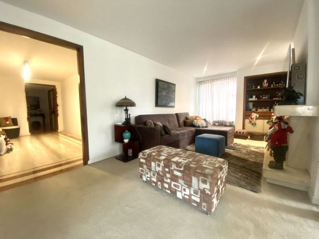 Apartamento de 3 alcobas en venta en El Retiro, Bogotá, 253 m² · foto 5 de 20