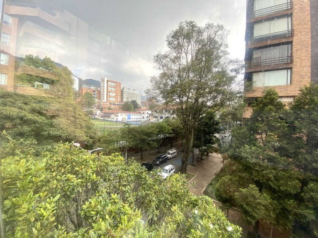 Apartamento de 3 alcobas en venta en El Retiro, Bogotá, 253 m² · foto 3 de 20