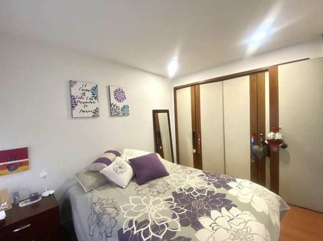 Apartamento de 3 alcobas en venta en El Retiro, Bogotá, 253 m² · foto 19 de 20