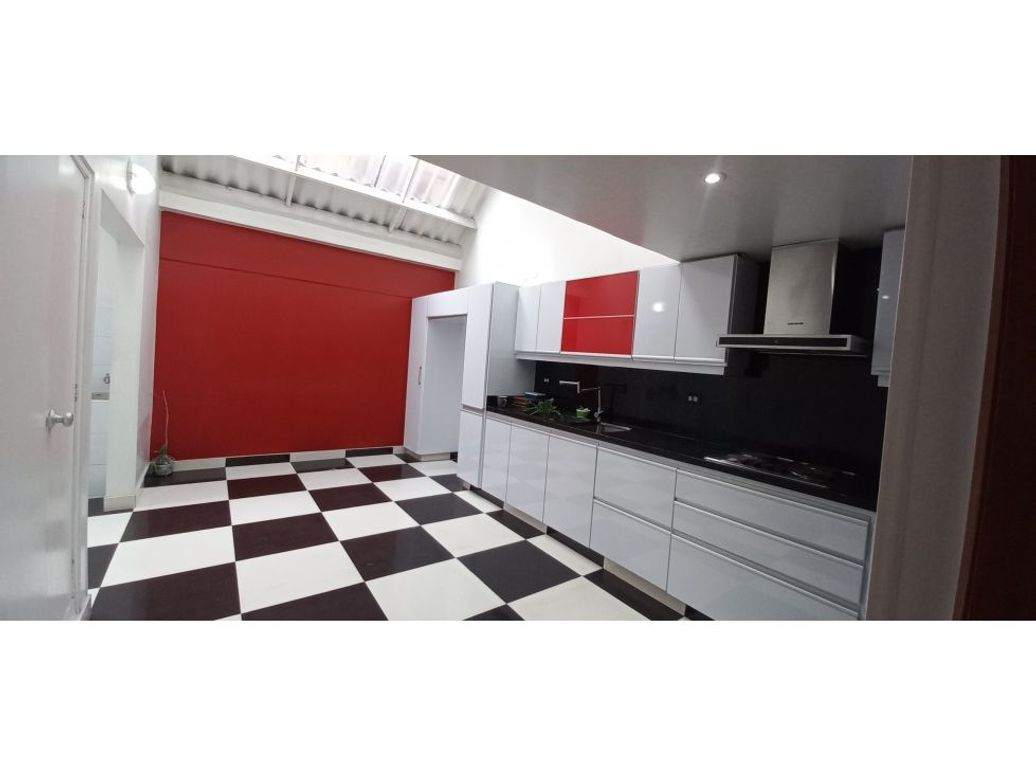 Casa de 4 alcobas en venta en Las Villas, Bogotá, 248 m² · foto 2 de 20