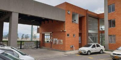 Arriendo apartamento conjunto Caminos de San  Rafael segundo  piso 


 Sala comedor 
 cocina integral
 zona de ropas 
 calentador a gas 
 3 alcobas 
 alcoba principal con baño y closet
 baño social
 balcon


zonas comunes


 salon comunal 
 zonas verdes 
 parque Infantil

