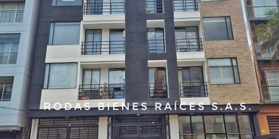 Espectacular apartaestudio tipo loft para estrenar con cocina abierta a gas, baño, balcon, parqueadero en duplicador y deposito. Queda en Cedritos en zona exclusiva y residencial pero cerca de zona comercial de la ciento cuarenta, a diez min de estación Calle 142 de Transmilenio. 