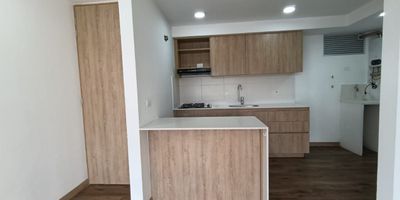 Tu nuevo hogar te espera! Moderno apartamento para estrenar, disenado con acabados de alta calidad y excelente iluminacion natural. Su fachada contemporanea y ventanales amplios brindan una vista despejada y gran entrada de luz. El edificio cuenta con zonas comunes elegantes, porteria, ascensor y parqueadero. Ubicado en un sector tranquilo, con facil acceso a vias principales, transporte publico, comercios y zonas verdes. Ideal para quienes buscan confort, estilo y ubicacion privilegiada. No dejes pasar esta oportunidad! Contactanos y agenda tu visita hoy mismo. Tu proximo hogar esta listo para ti.
