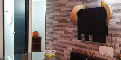 [ARR] ID HOUM: 162201

Entérate de todos los beneficios al arrendar con nosotros:
    • Asistencia e intermediación con el propietario
    • Firma tu contrato online
    • Arrienda sin burocracia, sin papeleos ni notarías

Departamento en arriendo, ubicado en el barrio Escallon, con una superficie construida de 56.00 m² y superficie total de 56.00  m². 

Sus principales características son:

    • Amoblado
    • 2 dormitorios
    • 2 baños
    • Admite mascotas
    • Año de construcción: 1969
            
Además, el inmueble cuenta con las siguientes amenidades:

    • Salón de eventos
    • Vigilancia 24 hrs
    • Zona de juegos
    • Alberca
    • Gimnasio

Si arriendas con nosotros, te brindamos asesoría personalizada durante todo el proceso.

Requisitos para arrendar con nosotros:

    • Arrienda sin codeudor*, fácil, rápido y seguro
    • Demuestra un ingreso mensual neto de al menos 2.5 veces el valor del arriendo (los ingresos mensuales se pueden complementar por las personas que vivirán en este inmueble)
    • Completa tu información básica y mándanos tus extractos bancarios o documentos que demuestren tus ingresos
    • No debes tener reportes negativos en centrales de crédito
        

IMPORTANTE:

    • Te invitamos a agendar una visita a esta propiedad
    • Si tienes alguna duda por favor puedes solicitar más información desde los portales como también contactarte directamente con nosotros
    
Más que una inmobiliaria, somos Houm.
*Aplican T&C