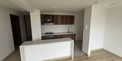 Hermoso Apartamento Para Estrenar. Recien entregado con 73.35 mt2, full acabados, Cocina integral, barra en quartztone blanco,, salon comedor, balcon, hall de ropas, alcoba principal con vestier y baño privado, alcoba auxiliar, baño auxiliar, estudio amplio o podría ser una tercera habitación, deposito amplio, parqueadero privado en sotano. conjunto CEREZO en Hacienda el Otoño Lagos de Torca. Amplia oportunidad de valorización. Contara con excelentes zonas comunes como Cancha múltiple, sala coworking, piscina adultos y niños, pista de trote, gimnasio al aire libre, gimnasio semidotado, sauna y mucho más. 