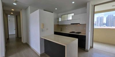 Apartamento en arriendo, Descubrelo en el Portal de Genovés, un edificio de primera categoría que ofrece una variedad de amenidades de lujo. Disfruta de una vida plena en un conjunto lleno de amenidades y seguridad. El canon de alquiler es con administración incluida. 2 habitaciones cada una con baño privado, además estudio. Balcón con linda vista. Apartamento en Lado Sombra.. comunícate para agendar tu visita.