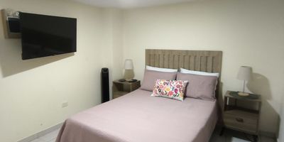 VENDO APARTAESTUDIO PARA RENTAS CORTAS, TOTALMETE AMOBLADO, EXCELENTE UBICACIÓN, UN SOLO AMBIENTE, MUY AMPLIO, TIENE ZONA DE OFICIOS, COCINA MUY COMODA, BAÑO BONITO