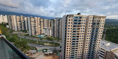 VENTA DE APARTAMENTO EN FLORIDABLANCA CONJUNTO COUNTRY WOODS 

Piso Alto 
72 Metros Cuadrados 

3 alcobas 
2 baños 
Parqueadero Privado 

Balcón ( excelente Vista )

Características:
– Parqueadero cubierto
– 3 habitaciones con closet de piso a techo.
– 2 baños con acabados de lujo.
– Barra tipo americana
– Cocina integral con estufa
– Zona de ropas y lavadero
– Sala comedor
– Estudio
– Balcón principal y balcón pequeño en alcoba.
– Puertas de piso a techo, ventanería amplia.
– 2 ascensores por torre.

Amenidades del conjunto:
– Zona de juegos infantiles
– Zona de mascotas
– Co-working
– Pool House
– Zona de Spa para adultos
– BBQ Bistró
– Módulos de trabajo individual
– Sala de descanso
– Sala de yoga
– Minimarket
– Sala de entretenimiento y videojuegos
– Cancha múltiple
– Piscinas para niños y adultos
– Jacuzzis, Sauna, Turco
– Gimnasio y clases grupañes
– Cinema
– Lobby
– Parqueadero para visitantes
– Recepción y Seguridad privada 24/7

Ubicación privilegiada
Agenda Cita