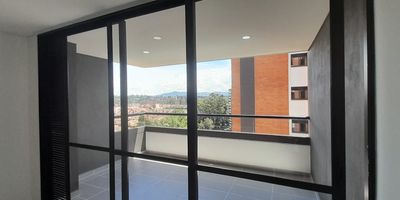 Se Arrienda apartamento ubicado en el conjunto san simon rio negro, consta de 2 habitaciones, 2 balcones, cocina, sala, zona de ropa, bano privado, closet, vestier, bano social, parqueadero 