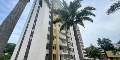 Venta de Apartamento  en FloridaBlanca 
Cerca de Calle 200 de Floridablanca 

* Valor $295.000.000
* Área 75.22 metros 
* 3 habitaciones con clóset
* Cocina integral 
* Sala comedor Amplio
* ⁠Balcón en sala 
* ⁠semi estudio
* 2 baños 
* Parqueadero Cubierto propio cubierto con locker 
* Valor administración $325.000
* ⁠zona Social Piscina Adultos, Piscina Niños, Cancha Micro Futbol,  Salón social, Zonas Verdes