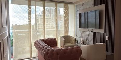 Descubre este apartamento de  63 metros cuadrados distribuidos en sala-comedor, balcón. cocina integral, 3 habitaciones, 2 baños, zona de ropas, cuenta con ascensor, piscina, zona infantil, planta eléctrica, gimnasio, zona de BBQ, salón comunal y parqueadero. Ubicado en una zona residencial con cómodas vías de acceso y transporte público cercano. ¡No pierdas la oportunidad de vivir en este espacio! Contáctanos para agendar una visita y conocer más detalles.