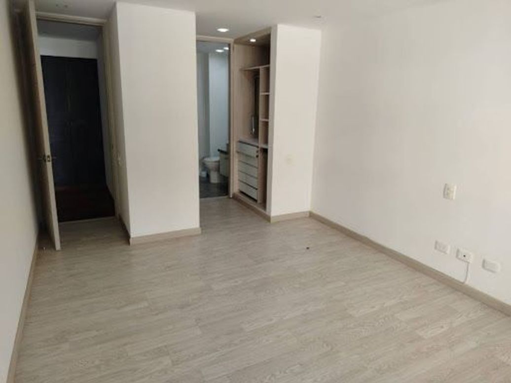 Apartamento de 4 alcobas en venta en Bosque Medina, Bogotá, 280 m² · foto 13 de 20