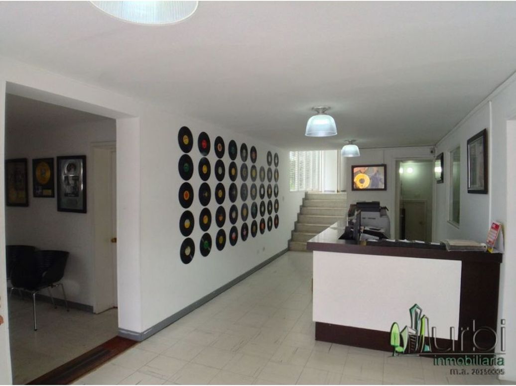 Casa de 6 alcobas en venta en Chapinero Alto, Bogotá, 230 m² · foto 2 de 20