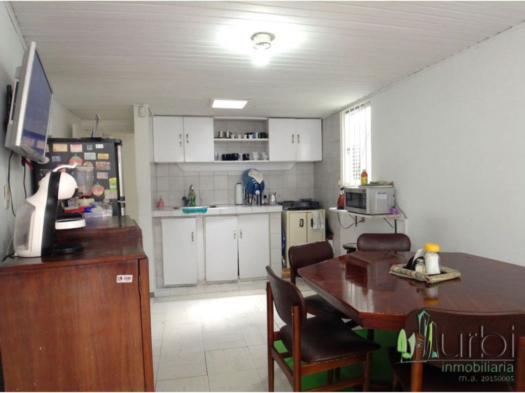 Casa de 6 alcobas en venta en Chapinero Alto, Bogotá, 230 m² · foto 3 de 20