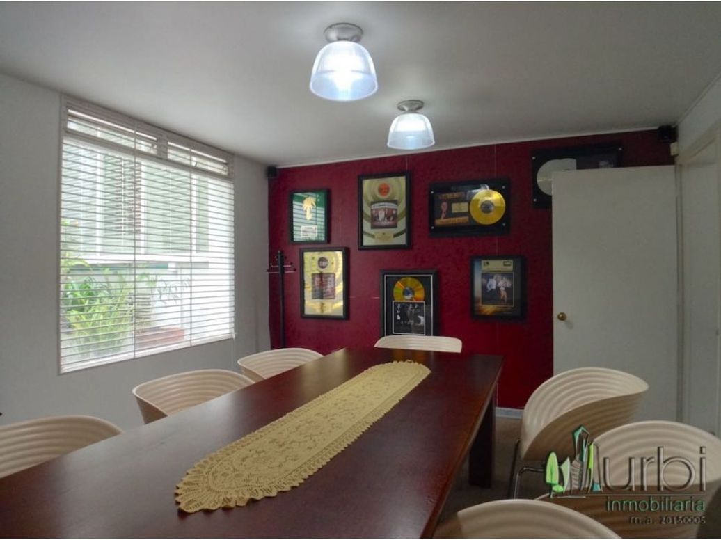 Casa de 6 alcobas en venta en Chapinero Alto, Bogotá, 230 m² · foto 10 de 20