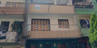 ¡Descubre el refugio perfecto en el corazón de Itagüí!
¿Buscas un espacio acogedor y moderno para llamar hogar? Permítenos presentarte este encantador apartaestudio ubicado en el prestigioso barrio de ARTEX, Itagüí. Con un área de 18 m², este refugio es la solución ideal para quienes buscan una vida práctica y eficiente.
Este apartaestudio es la respuesta perfecta para aquellos que buscan un estilo de vida minimalista y sostenible, sin renunciar a la calidad y el confort. Ubícate en el piso número 3 y déjate envolver por la tranquilidad y la conveniencia que este espacio tiene para ofrecerte.
¡No dejes pasar la oportunidad de hacer de este apartaestudio tu nuevo refugio en Itagüí! Contáctanos hoy mismo y comienza a disfrutar de una vida más simplificada y llena de posibilidades.