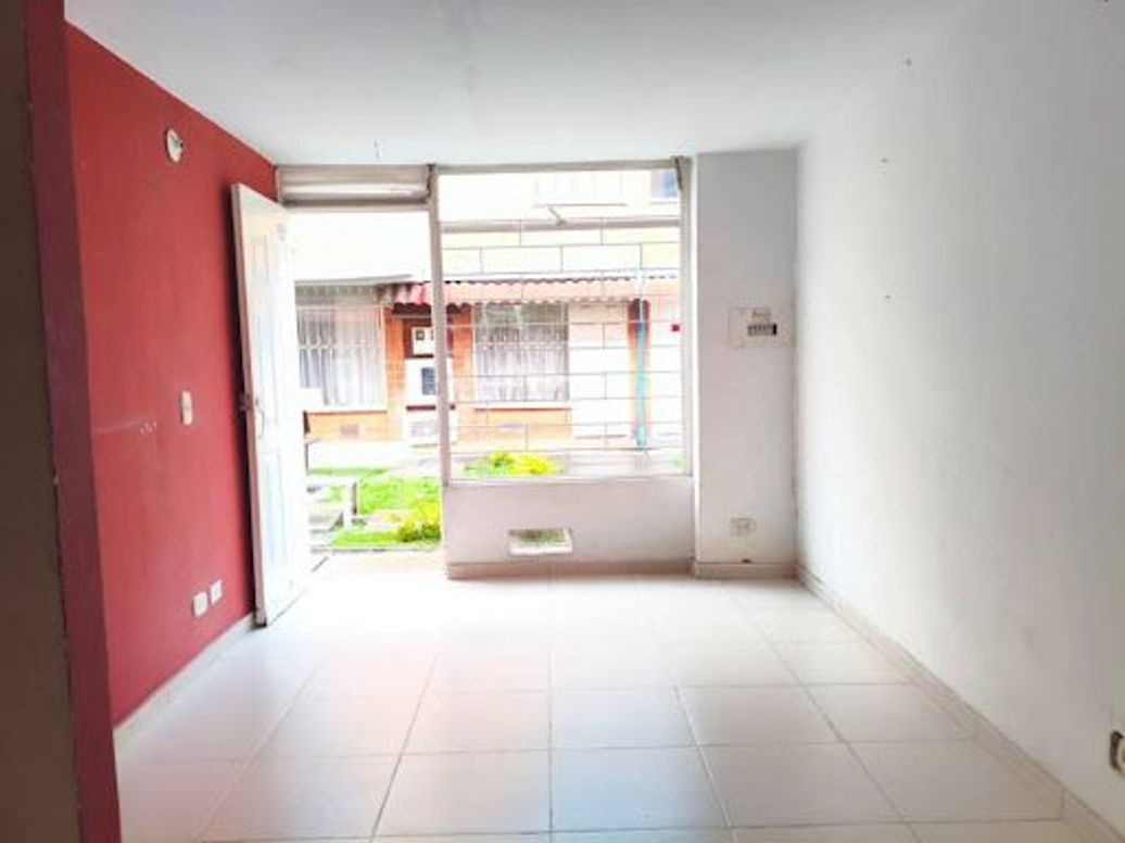 Casa de 2 alcobas en venta en Fontibón, Bogotá, 44 m² · foto 3 de 20